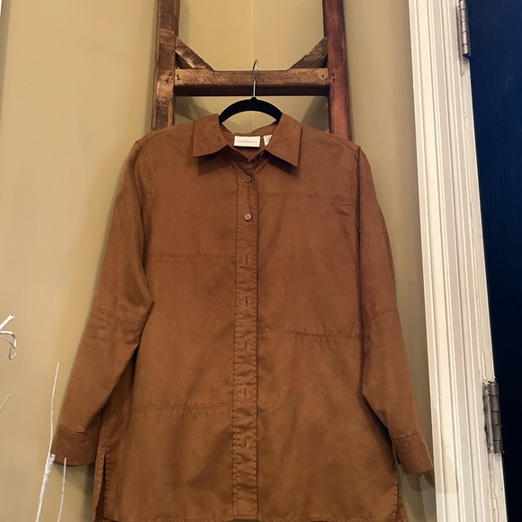 Liz Claiborne - Picture 3 of 5